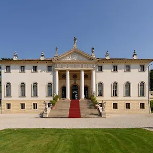 Corner Della Regina 4*, Vedelago (Treviso) איטליה