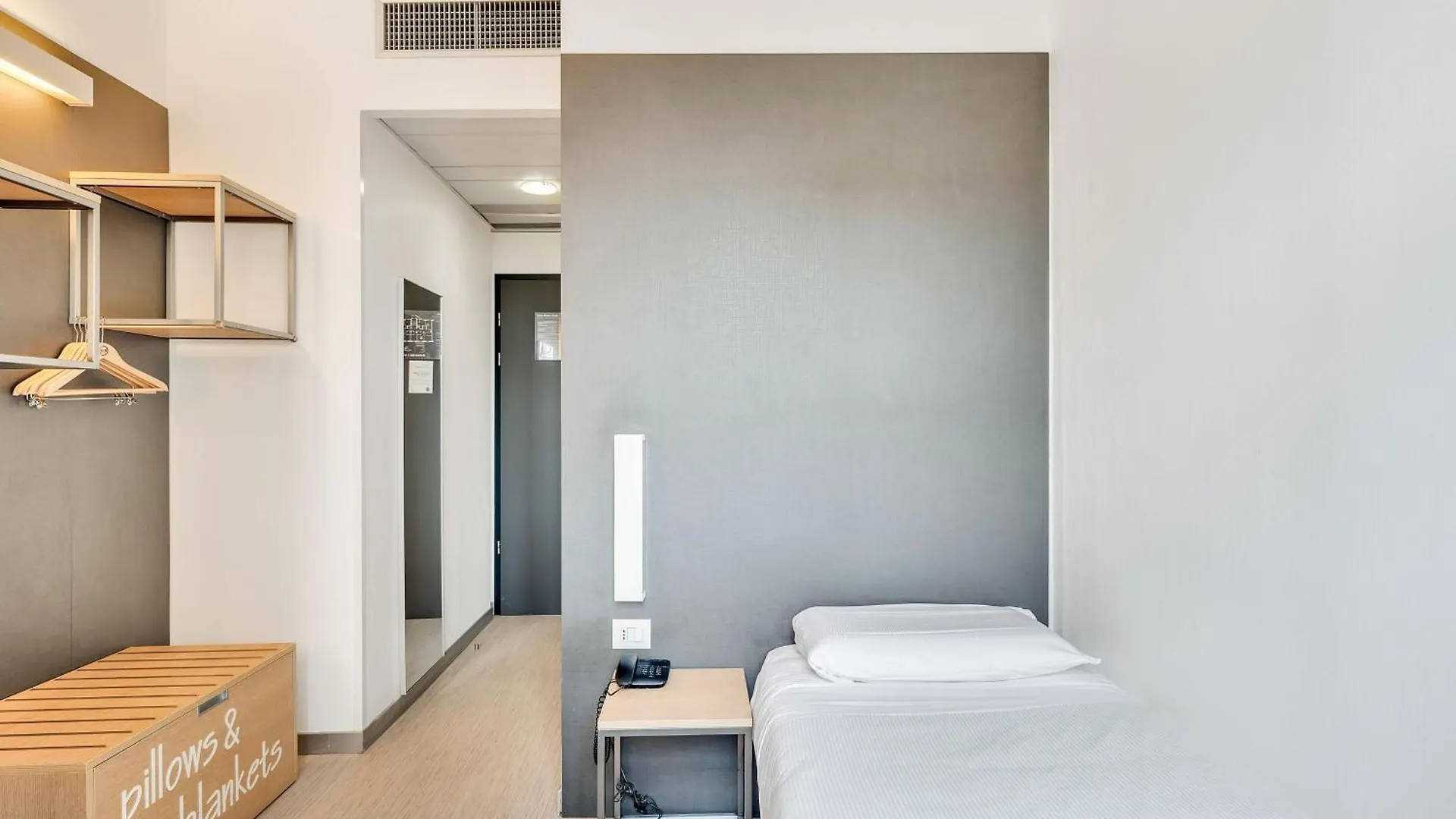 B&B Hotel Milano Aosta 3*, Milaan