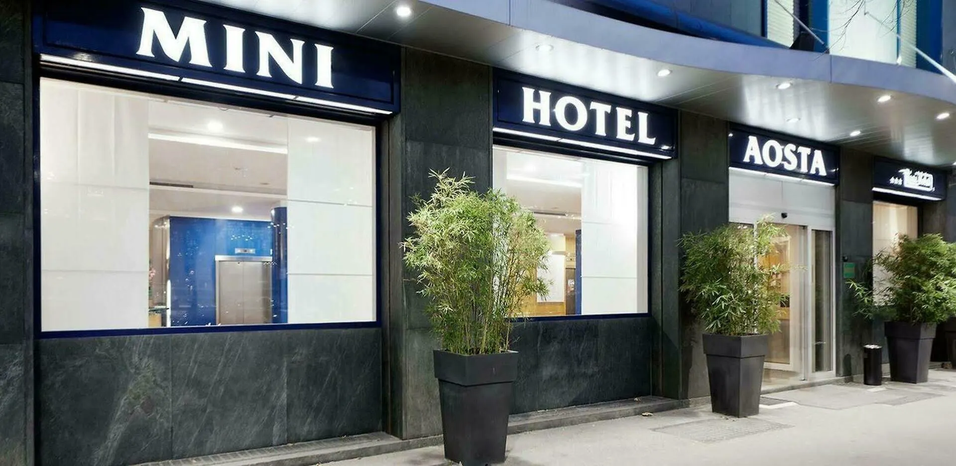 ***  B&B ホテル ミラノ アオスタ イタリア